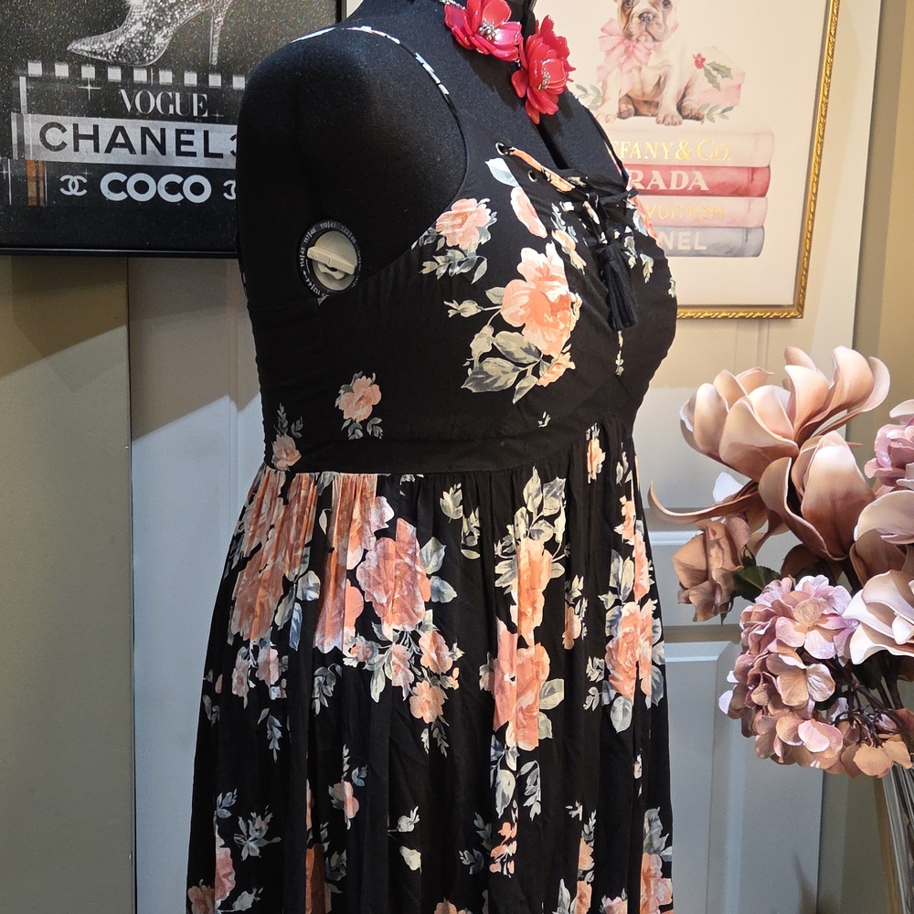 Nwot 1X Torrid Black Floral Lace-Up Maxi Dress with Peach Blooms - Picture 4 of 17